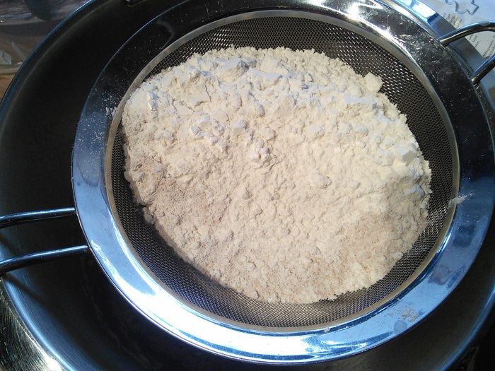 Хлеб с семечками из трёх видов муки