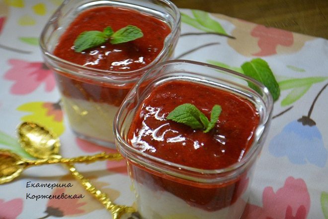 Рисовый пудинг  с клубнично-мятным соусом
