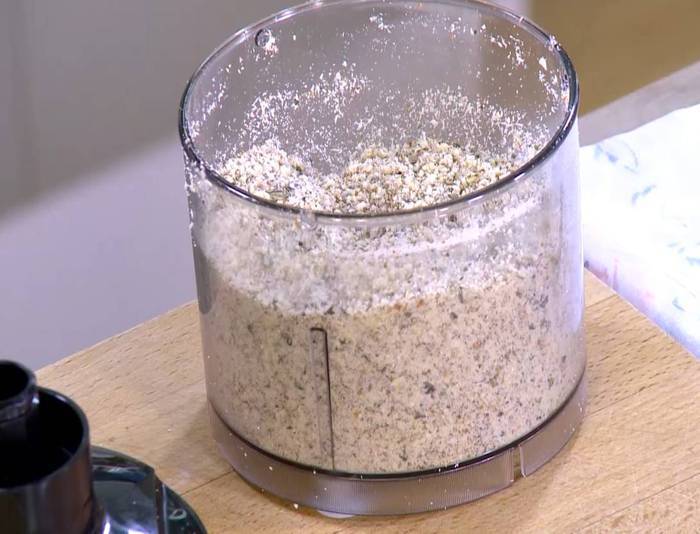 Морковные галеты с миндалем и семечками 