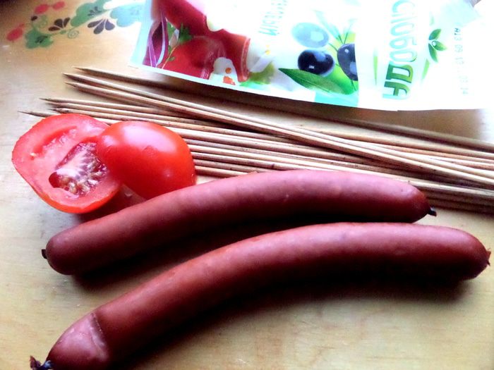 Рождественские сапожки из колбасок