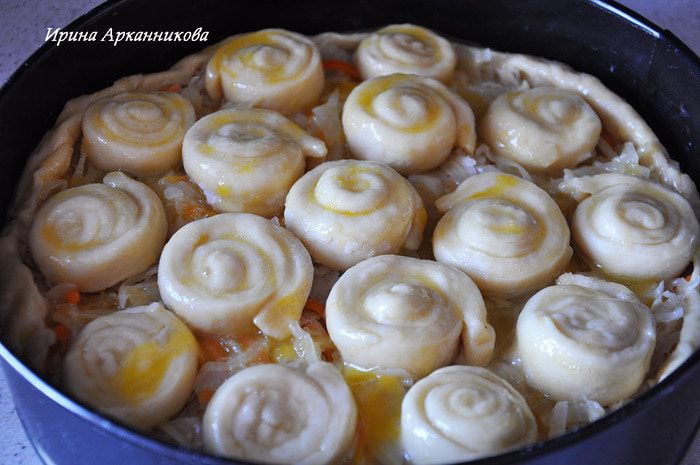 Пирог с квашеной капустой