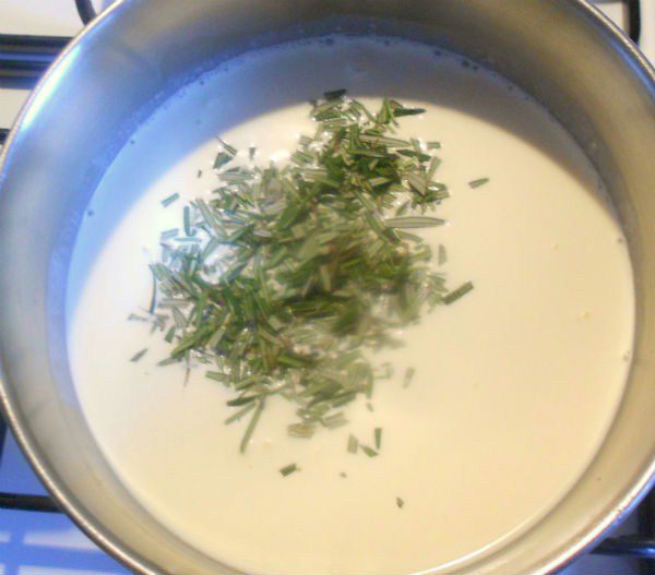 Крем-брюле с медом и розмарином