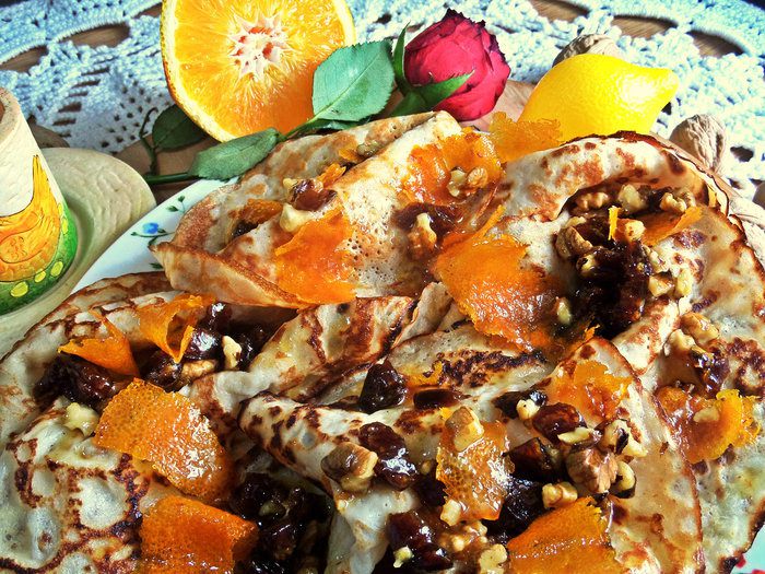 Блины с кокосом под апельсиновым соусом