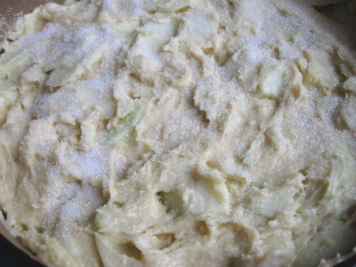 Шарлотка с яблоками