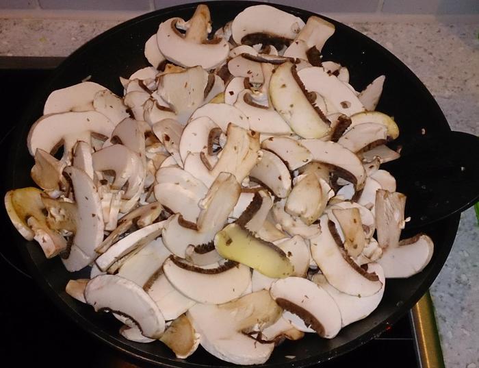 Бефстроганов (Boeuf Stroganoff)