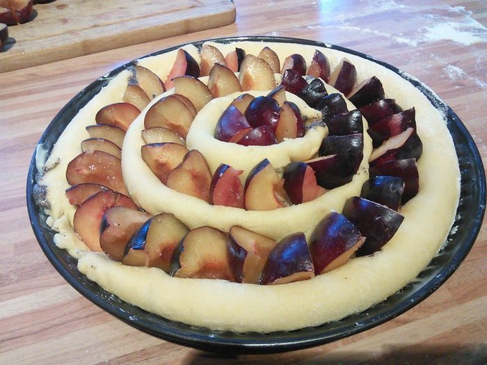 Сливовый тарт с маковой начинкой 