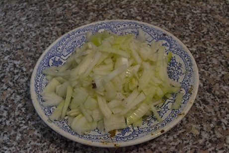 Салат с фасолью и утиной грудкой