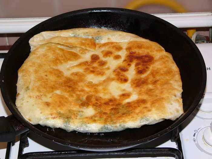 Лепешки с начинкой к завтраку