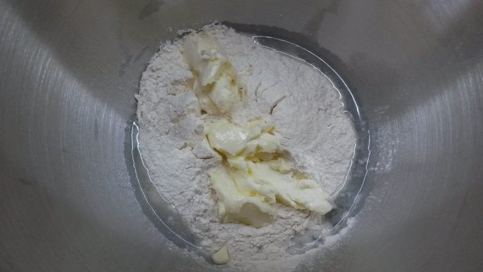 Шоколадный пирог с булочками