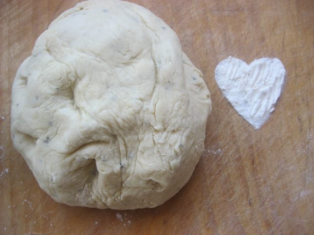 Мягкие чесночные булочки