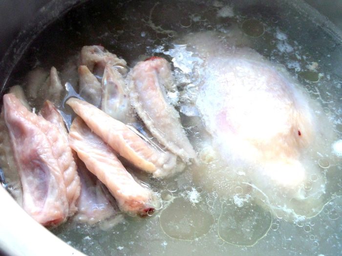 Суп на курочке с овощами и макаронами