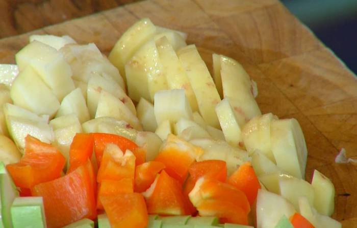 Капоната с кабачком и картофелем
