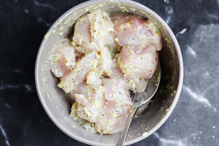 Лимонно-горчичные куриные шашлычки с рулетиками из цукини