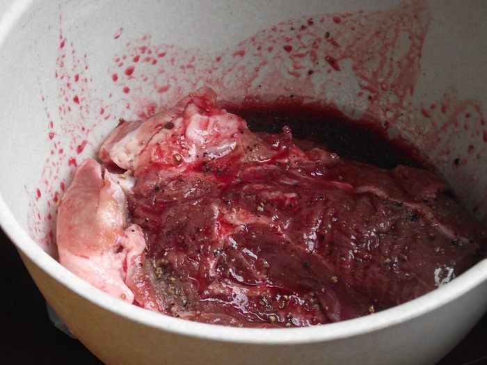 Телятина в вишневом маринаде