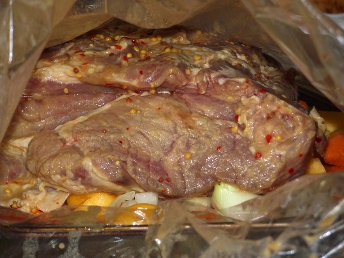 Свиная шея в медово-горчичном маринаде