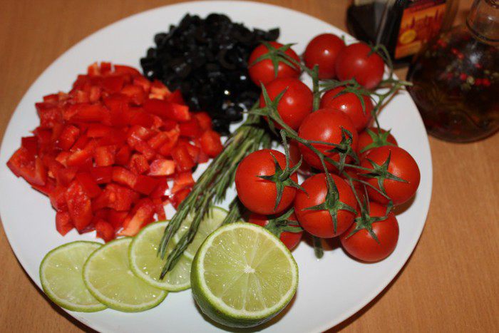 Запеченный фаршированный сибас