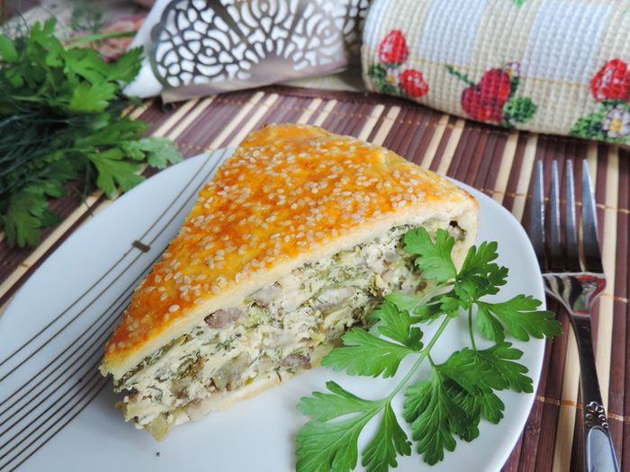 Закрытый творожно-сырный пирог с баклажанами и зеленью