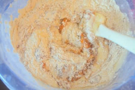 Пряное печенье с хурмой и грецкими орехами