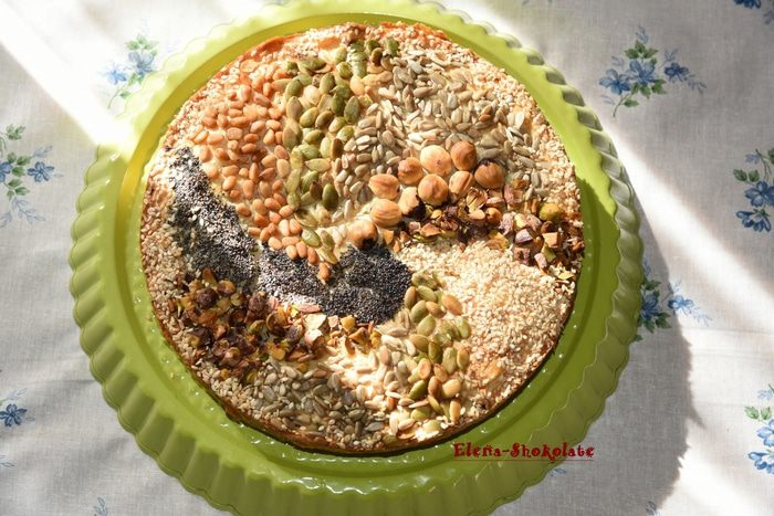 Пирог с курицей под ореховой корочкой