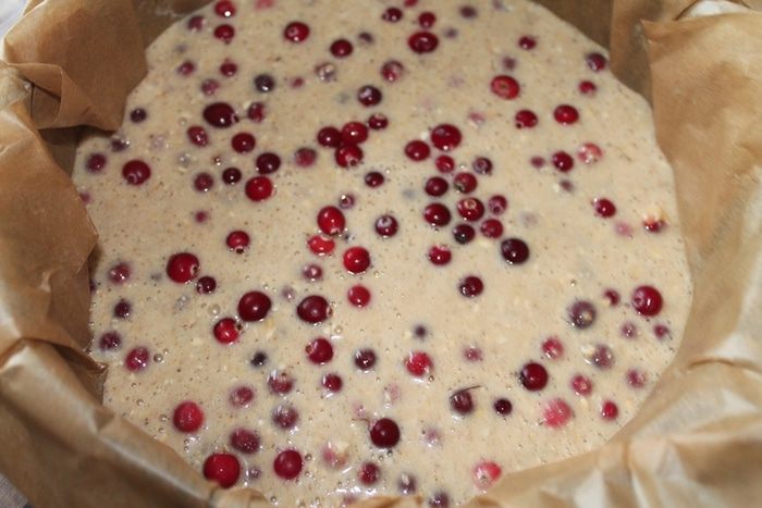 Пирог домашний с клюквой