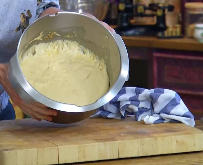 Шоколадная бабка с корицей 