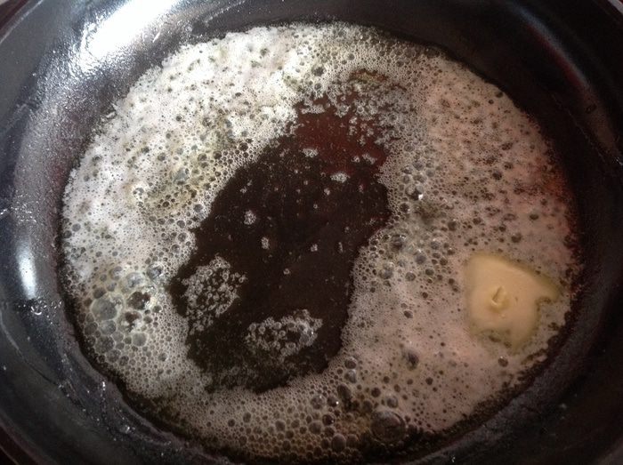 Свинина с соусом из черной смородины
