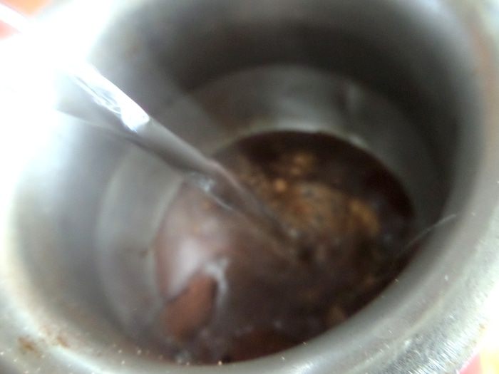 Карамельный кофе под сливочной шапочкой