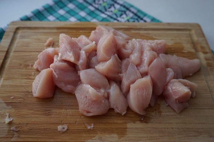 Куриное филе с сухофруктами и розмарином