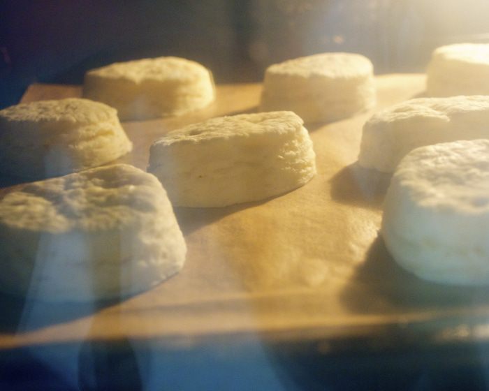 Слоистые булочки &amp;quot;универсальные&amp;quot; (flaky buttermilk biscuits)