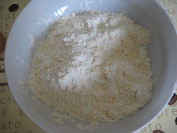 Творожная ватрушка с черникой