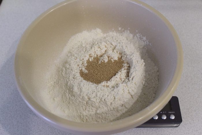 Ванильные сдобные булочки с джемом