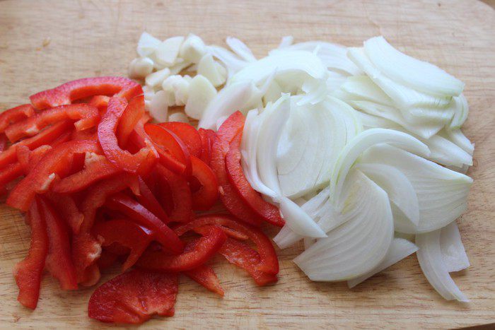 Пицца Маринара на томатном тесте