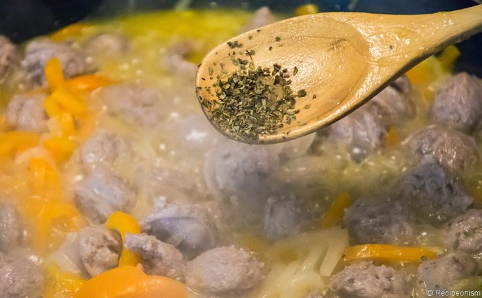 Паста с итальянскими колбасками