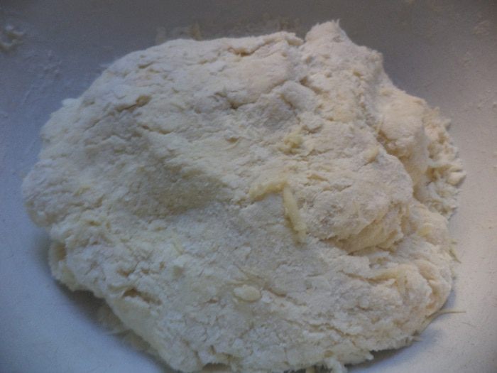 Пирог с творожно-ягодной начинкой