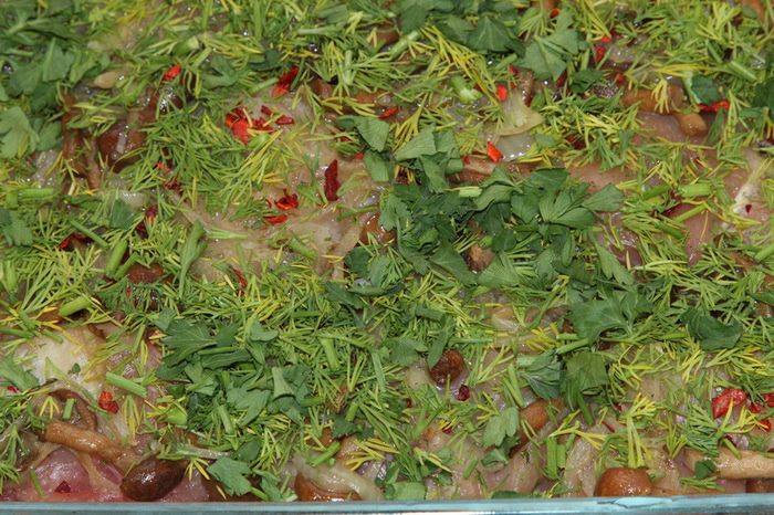 Куриная грудка с брынзой под белковой шапочкой