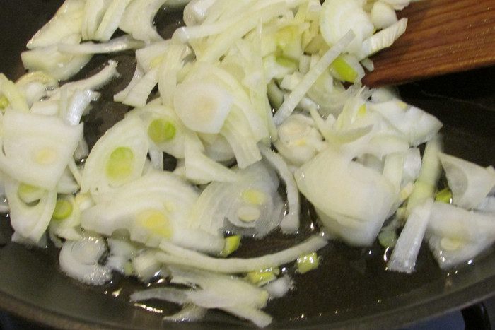 Запеканка из картофеля и цветной капусты с прованскими травами и кунжутом