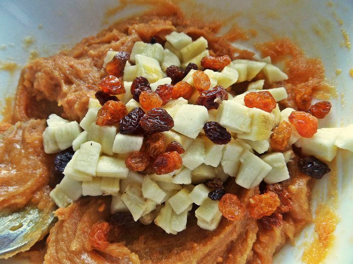 Арахисовое печенье с шоколадом и фруктами