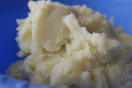 Карельские пирожки с картошкой и яичным соусом