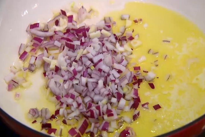 Паэлья из красного риса 