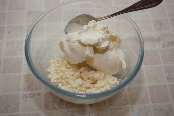 Сырные шарики с виноградом 