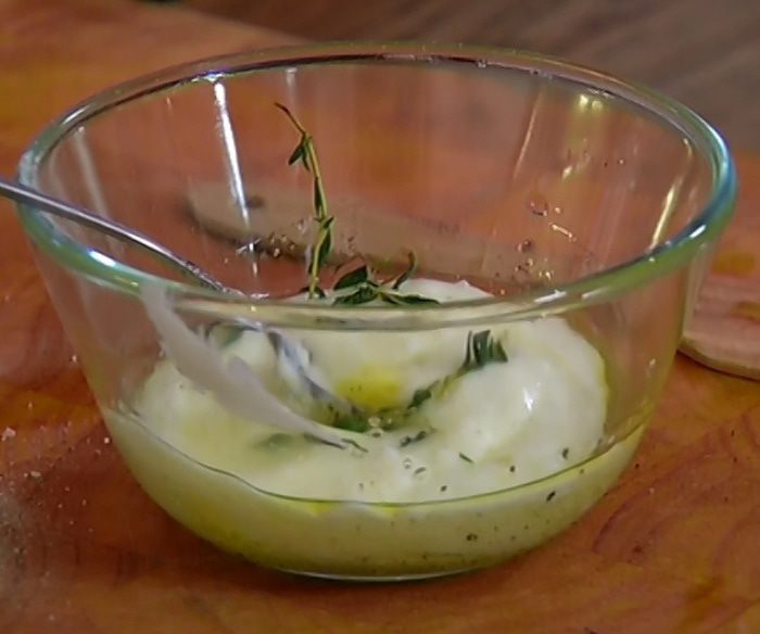 Семга с чечевицей, шпинатом и луком-пореем 