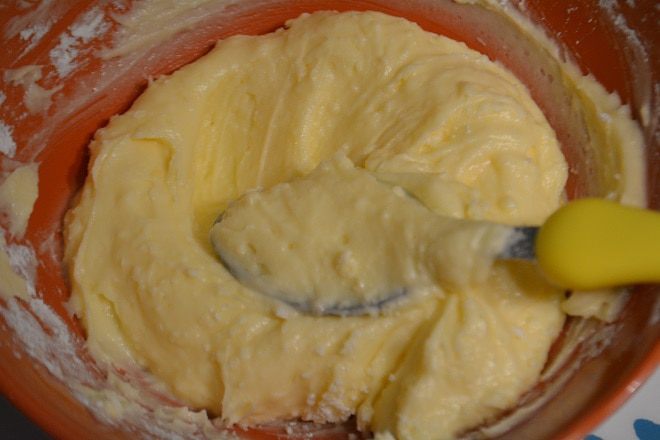 Рисовая запеканка с клубничным соусом