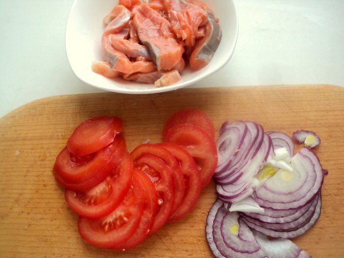 Пицца с семгой и сливочным сыром