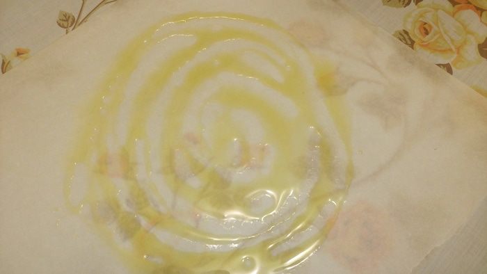 Запеченная в кармашках форель с вином и овощами