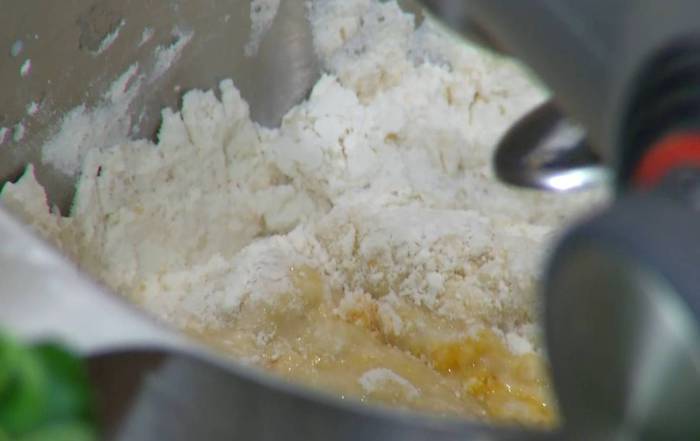 Шоколадная бабка с корицей 