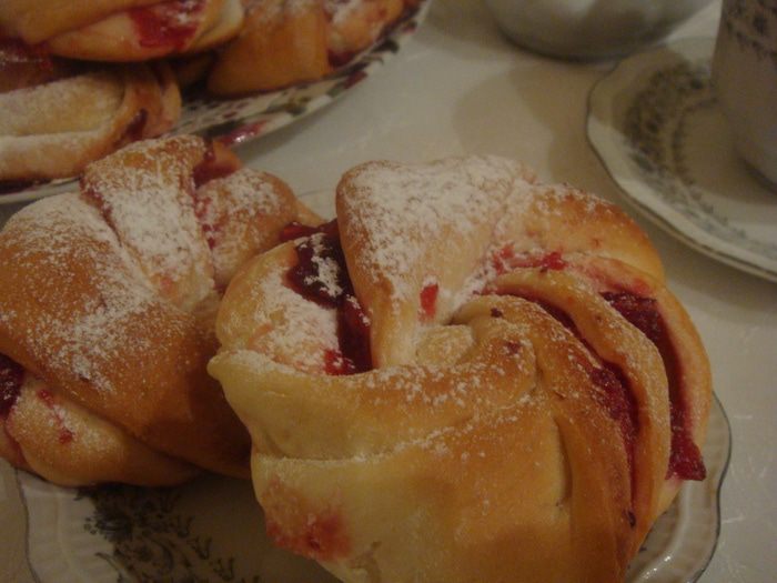 Булочки с клюквенным джемом (постные)
