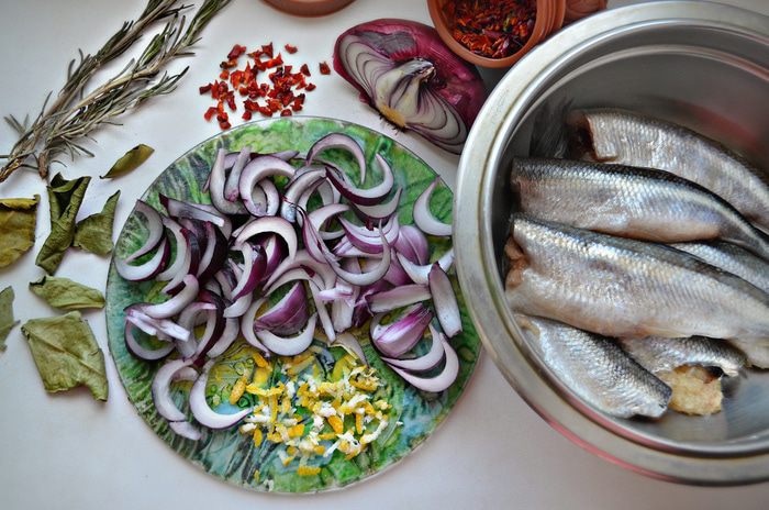 Запеченная питерская корюшка
