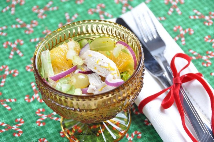 Салат из курицы с сельдереем, апельсином и виноградом