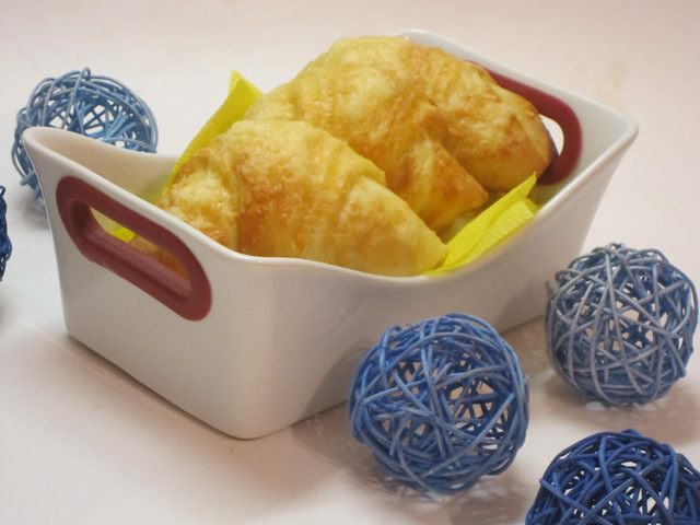 Сырные круассаны