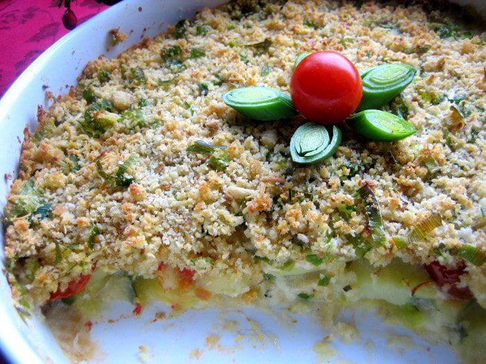 Овощи под сырной крошкой